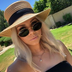 Meet your Posher, Lacee